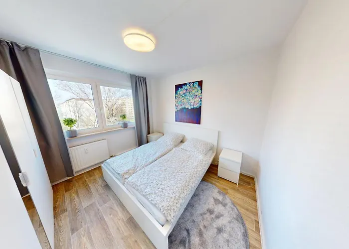 Wohlfuehlapartment Fuer 5 Personen, Haltestelle Der Linie 5 In Unmittelbarer Naehe, Wlan Chemnitz